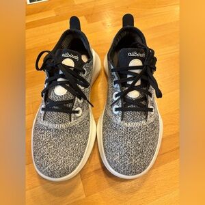 Allbirds Super Light Tree Runners- W8 Like new!